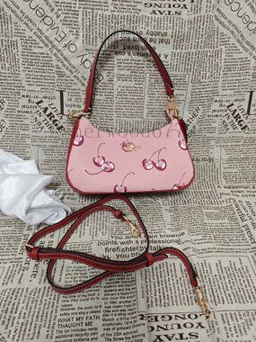 🥳🥳Coach Teri shoulder bag Pink Cherry
